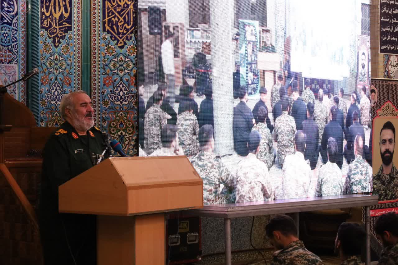 فرهنگ دفاع مقدس، گفتمان ولایت، ایثار، مقاومت و وحدت است فرهنگ دفاع مقدس، گفتمان ولایت، ایثار، مقاومت و وحدت است
