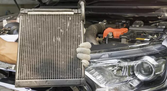 علت ترکیدن رادیاتور خودرو چیست؟؛ ۷ دلیل اصلی + علائم خرابی در رادیاتور ماشین