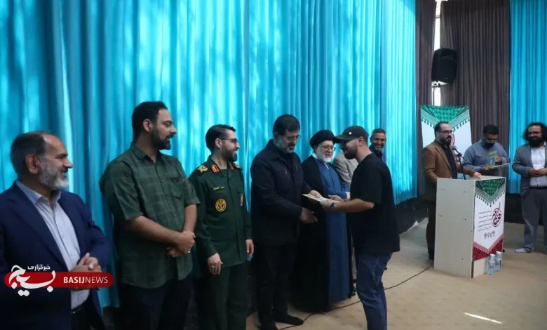 آئین تجلیل از شاعران بعثه شعر هنگامه در قم