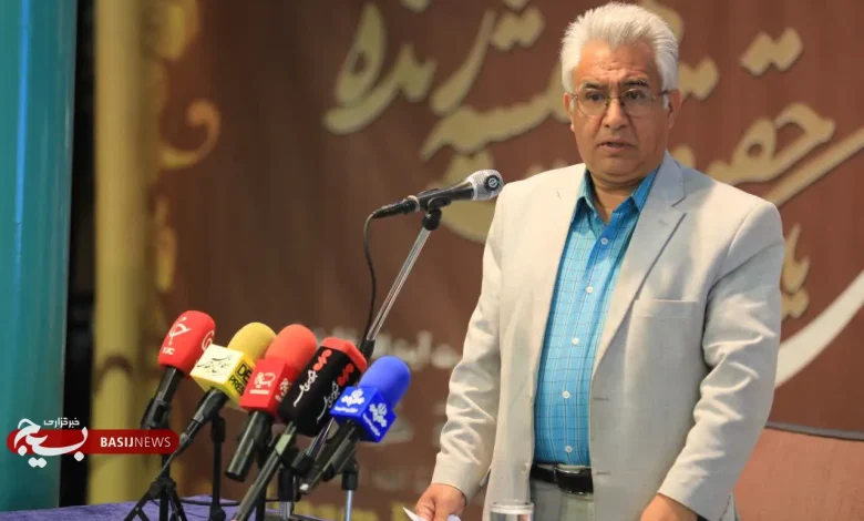 هنر متعهد باید با خرد، دین و وجدان همراه باشد