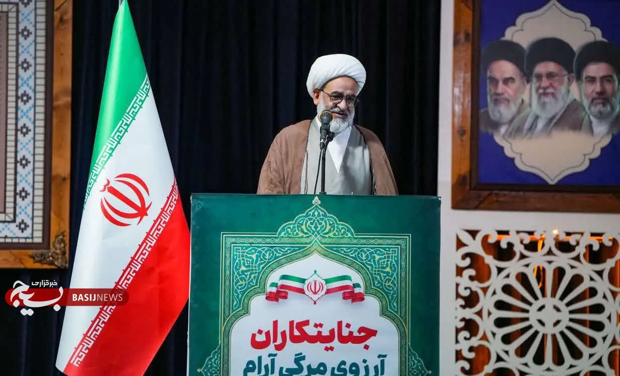 در برابر فشار و تهدید دشمن، راه ملت ایران ایستادگی و تقویت توان داخلی است در برابر فشار و تهدید دشمن، راه ملت ایران ایستادگی و تقویت توان داخلی است