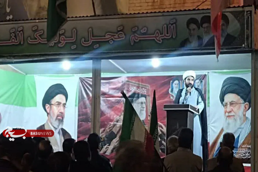 ملت ایران با ایمانی پولادین در برابر هجمههای دشمنان ایستاده است ملت ایران با ایمانی پولادین در برابر هجمههای دشمنان ایستاده است