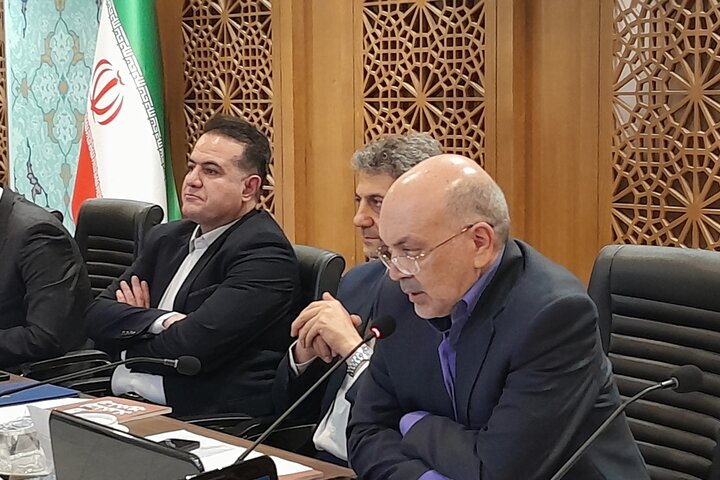 معاون وزیر نیرو: انتقال آب دیگر مسئله حوضه زاینده‌رود را رفع نمی‌کند