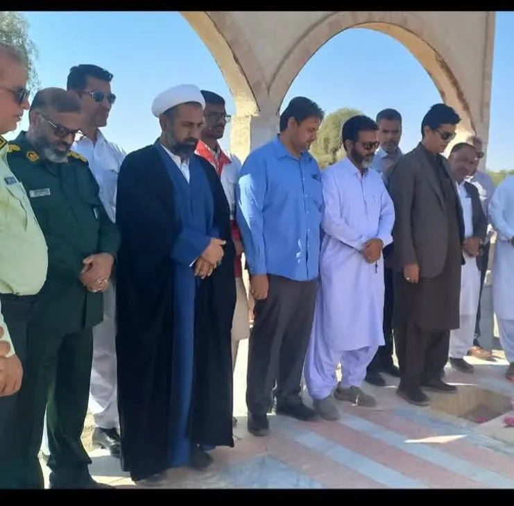 یاد شهدا همیشه در دلها زنده است یاد شهدا همیشه در دلها زنده است