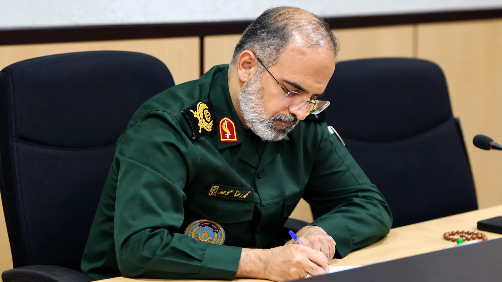 تکریم واقعی پرستاران در گرو صیانت از جایگاه حرفه‌ای و بهبود شرایط کاری آنان است