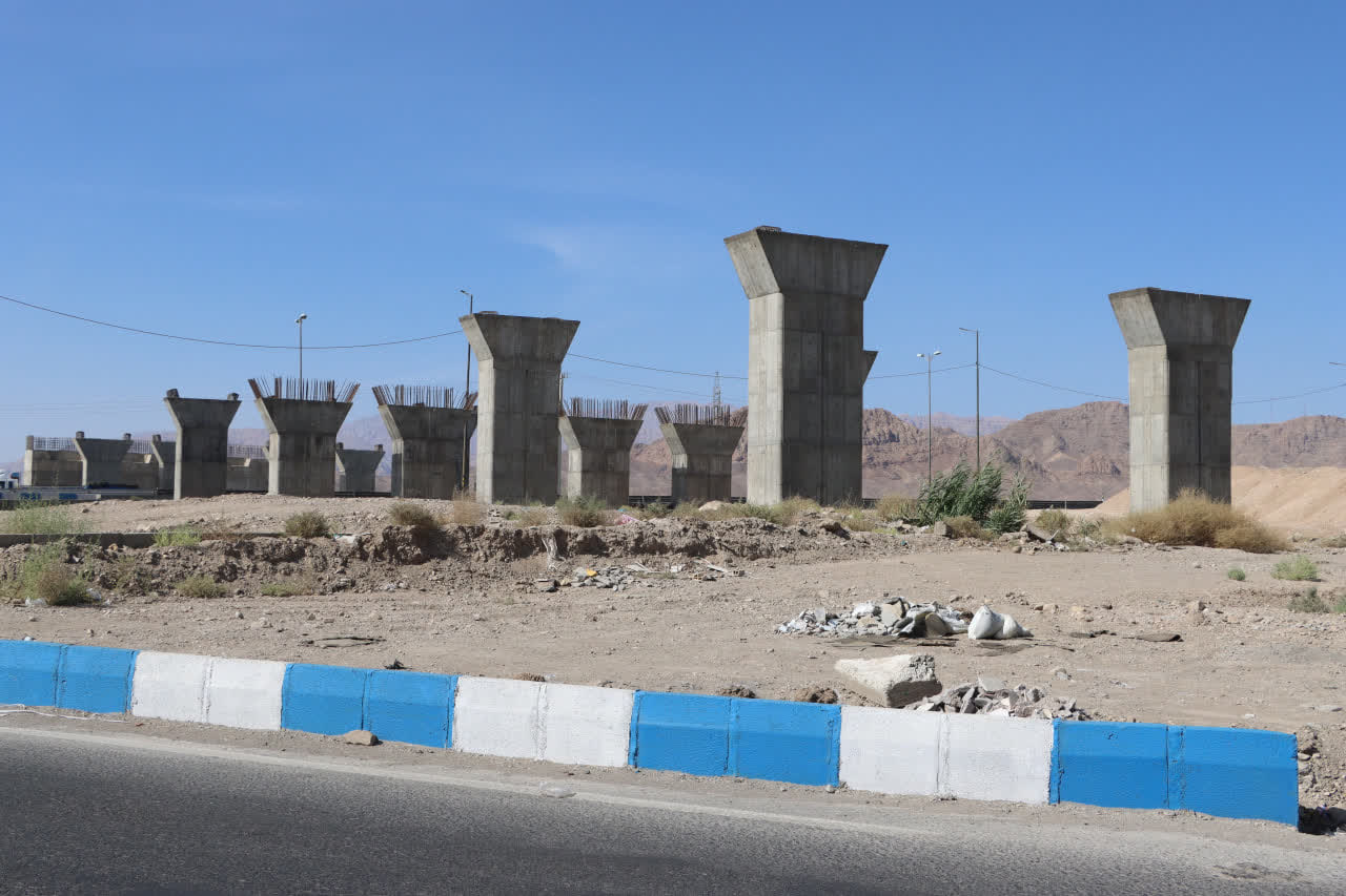 دادستان سمنان با صدور ضرب‌الاجل ۱۰ ساعته، رفع نقاط حادثه‌خیز محور «میدان امام حسن (ع) – پل جهادیه» سمنان را مطالبه کرد