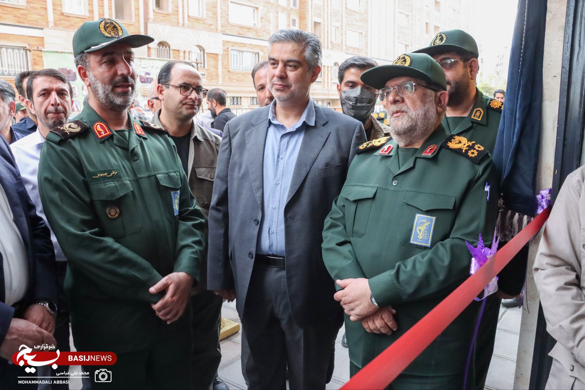 رفع دغدغههای زندگی و تامین نیازهای اساسی نیروهای سپاه، زمینه خدمترسانی بهتر آنان و تقویت توان عملیاتی این مجموعه را فراهم میکند. رفع دغدغههای زندگی و تامین نیازهای اساسی نیروهای سپاه، زمینه خدمترسانی بهتر آنان و تقویت توان عملیاتی این مجموعه را فراهم میکند.