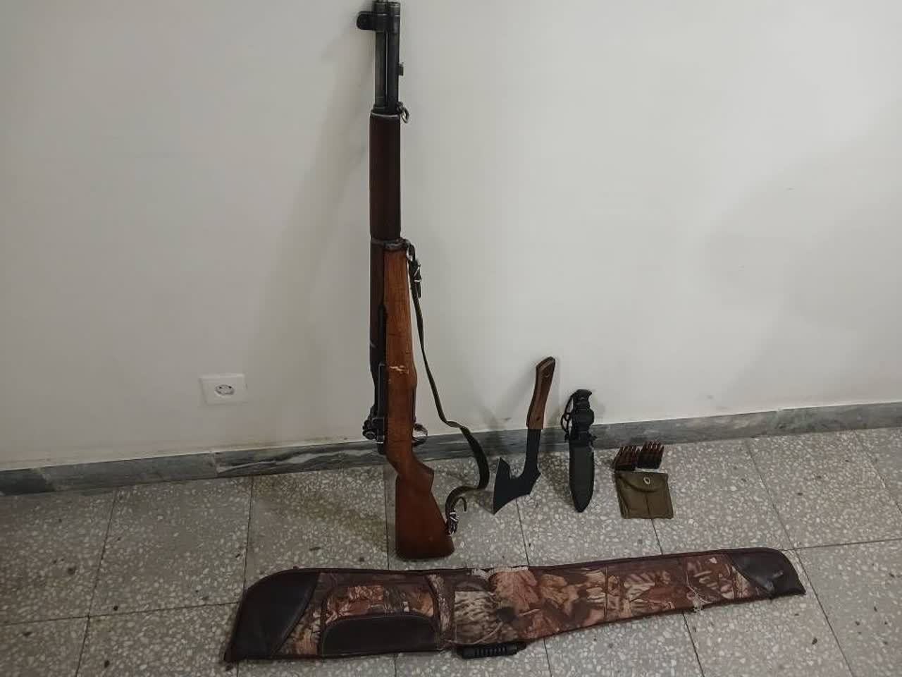 کشف سلاح جنگی و مهمات از شکارچی سابقهدار در مناطق حفاظتشده سهند کشف سلاح جنگی و مهمات از شکارچی سابقهدار در مناطق حفاظتشده سهند